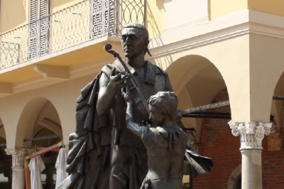 Piazza Di Stradivari
